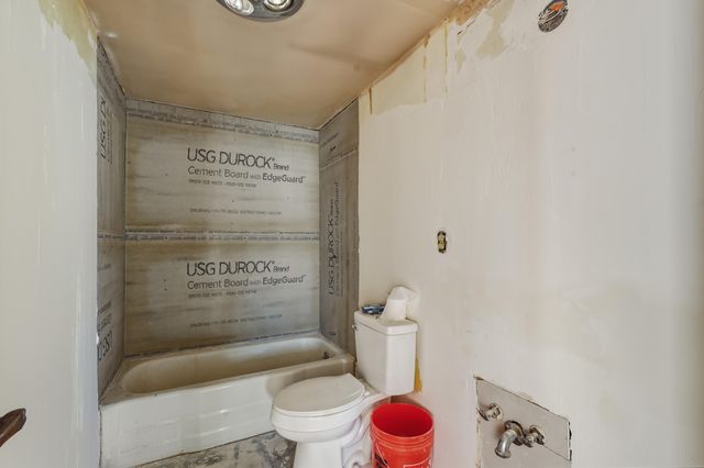 11604 Ralph Avenue NE, Albuquerque, NM 87112