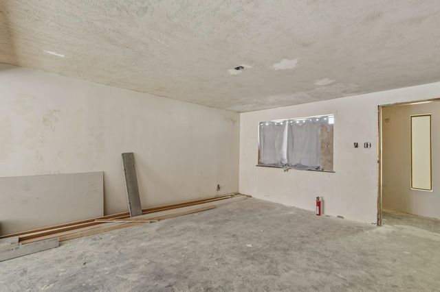 11604 Ralph Avenue NE, Albuquerque, NM 87112