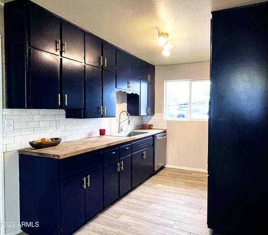 702 E MANOR Drive, Casa Grande, AZ 85122