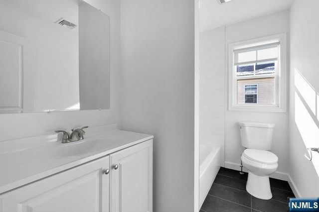 2 Rossi Court 2, South Hackensack, NJ 07606