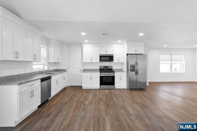 2 Rossi Court 2, South Hackensack, NJ 07606