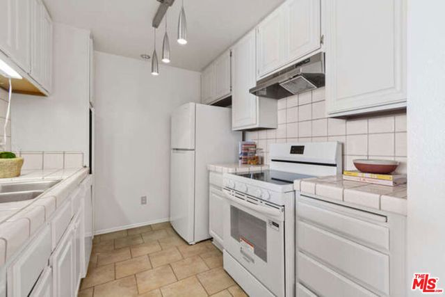 222 S Central Avenue 107, Los Angeles, CA 90012