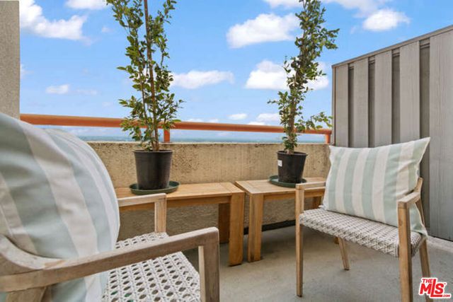 222 S Central Avenue 107, Los Angeles, CA 90012