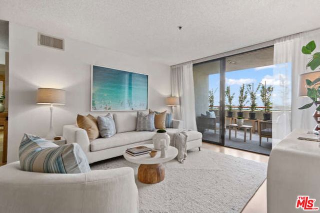 222 S Central Avenue 107, Los Angeles, CA 90012