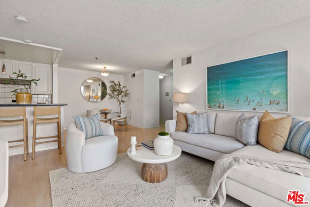 222 S Central Avenue 107, Los Angeles, CA 90012