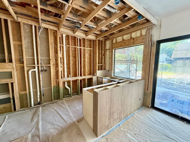 1701 Banks Street, Houston, TX 77098
