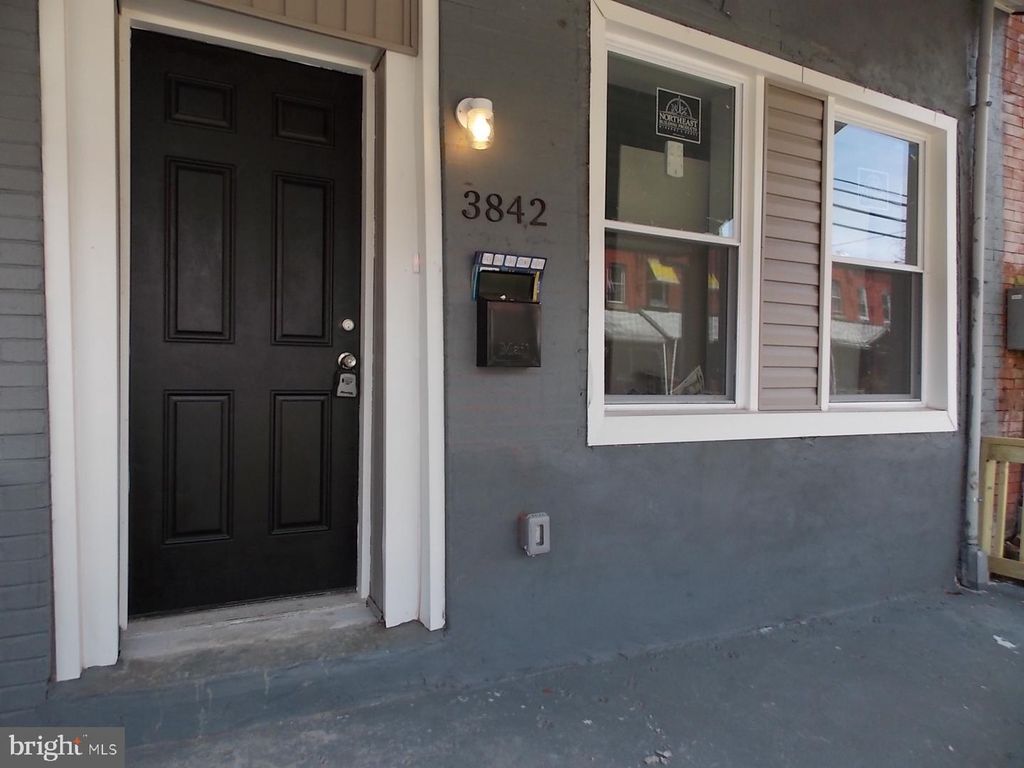 3842 BROWN ST, Philadelphia, PA 19104