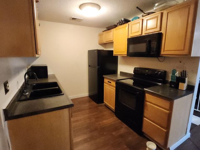 6536 83rd Court N, Brooklyn Park, MN 55445