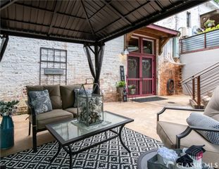 585 White Circle 402, Athens, GA 30605
