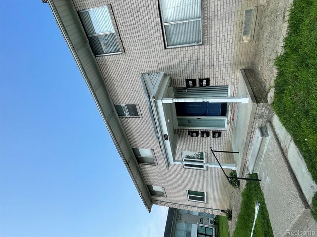 22148 Dante Street 211, Oak Park, MI 48237