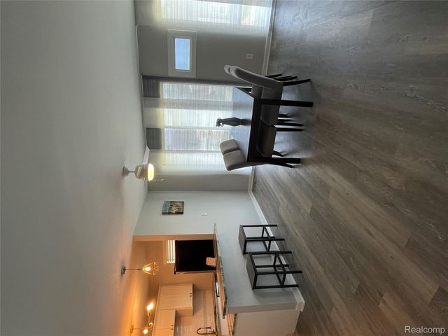 22148 Dante Street 211, Oak Park, MI 48237
