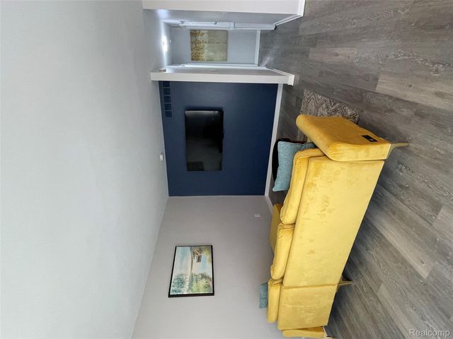 22148 Dante Street 211, Oak Park, MI 48237