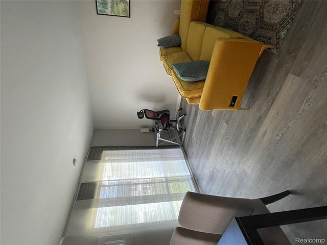 22148 Dante Street 211, Oak Park, MI 48237