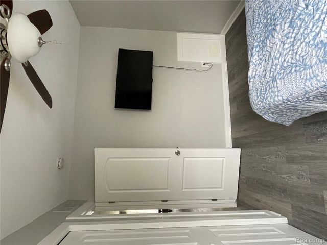 22148 Dante Street 211, Oak Park, MI 48237