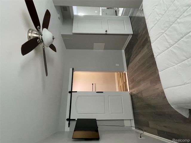 22148 Dante Street 211, Oak Park, MI 48237