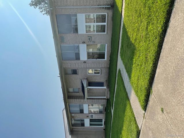 22148 Dante Street 211, Oak Park, MI 48237