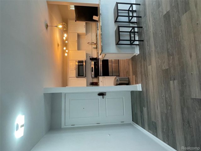 22148 Dante Street 211, Oak Park, MI 48237