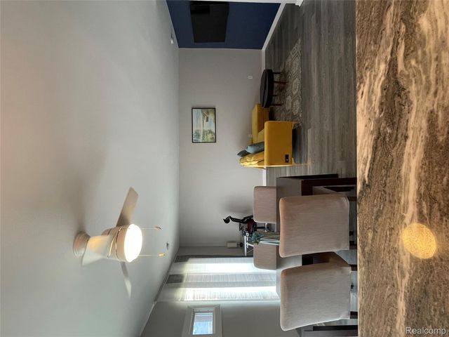 22148 Dante Street 211, Oak Park, MI 48237