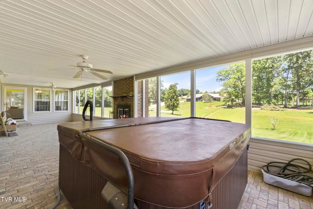58 Fairview Ridges Drive, Afton, TN 37616