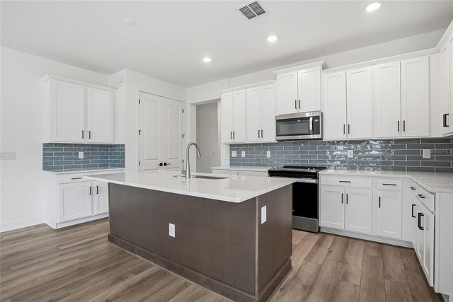 2033 AMELIA BAY PLACE, Valrico, FL 33596