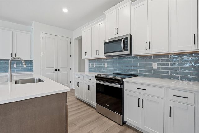 2033 AMELIA BAY PLACE, Valrico, FL 33596
