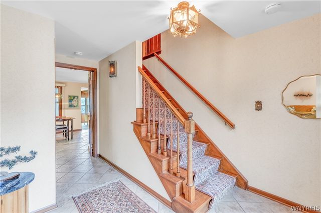62 Heritage Road West, Amherst, NY 14221