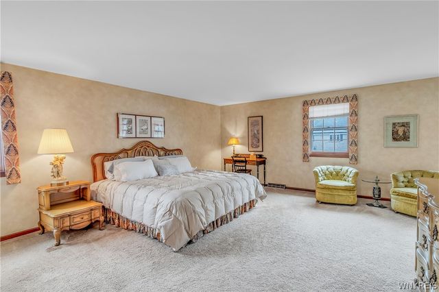 62 Heritage Road West, Amherst, NY 14221