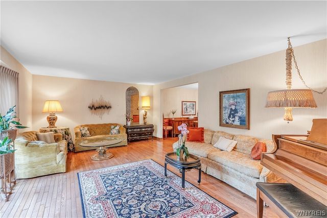 62 Heritage Road West, Amherst, NY 14221