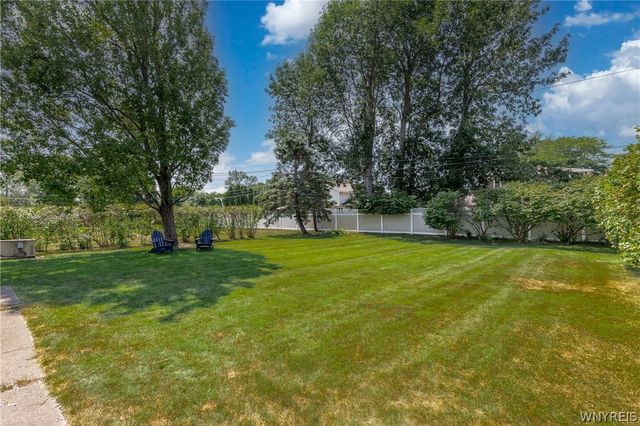 62 Heritage Road West, Amherst, NY 14221