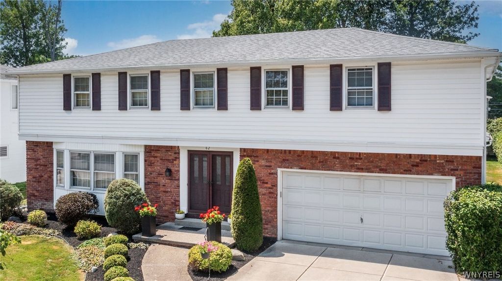 62 Heritage Road West, Amherst, NY 14221