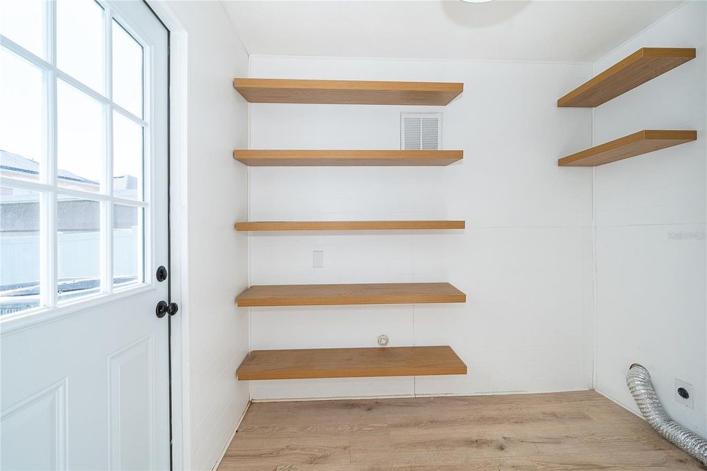 Image 14 of property listing at 1186 SANDESTIN WAY, Orlando, FL 32824