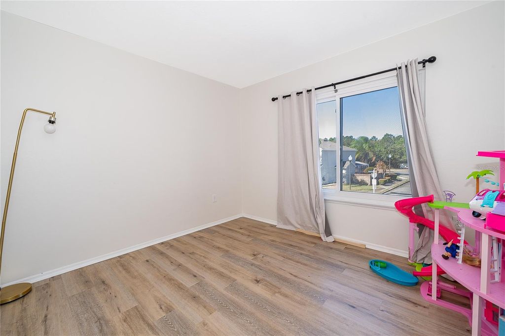 Image 21 of property listing at 1186 SANDESTIN WAY, Orlando, FL 32824