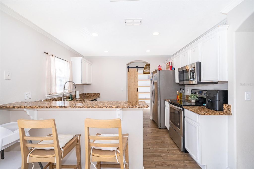 Image 10 of property listing at 1186 SANDESTIN WAY, Orlando, FL 32824