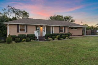 3005 Stanwyck Dr, Nashville, TN 37207