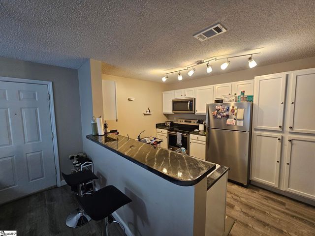 713 Harts Cove Way, Seneca, SC 29678