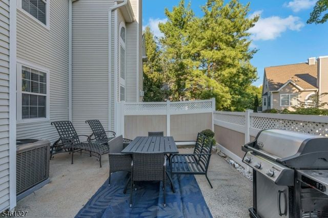 47 Mayflower Dr, Bernards Twp., NJ 07920