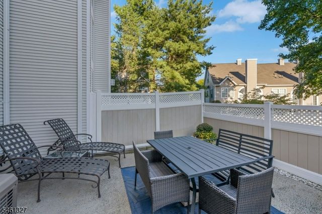 47 Mayflower Dr, Bernards Twp., NJ 07920