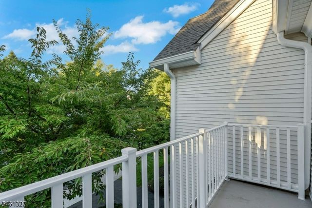 47 Mayflower Dr, Bernards Twp., NJ 07920