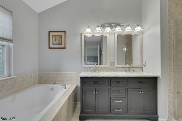 47 Mayflower Dr, Bernards Twp., NJ 07920
