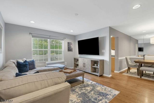 47 Mayflower Dr, Bernards Twp., NJ 07920