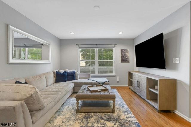 47 Mayflower Dr, Bernards Twp., NJ 07920