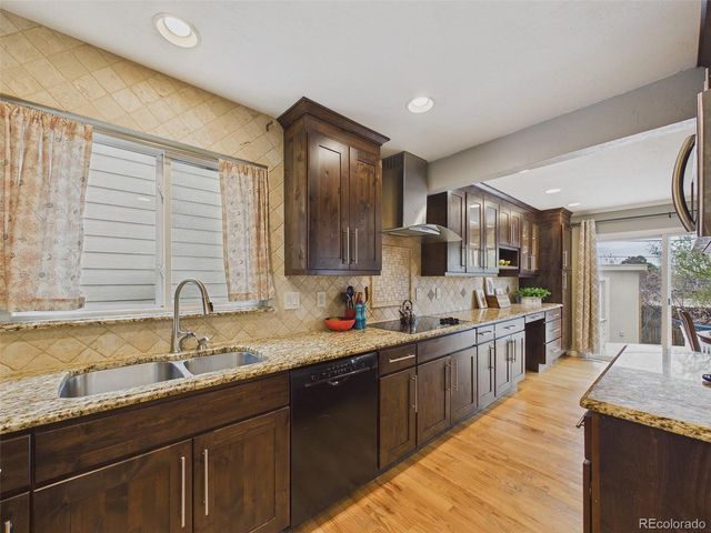 6472 Utica St, Arvada, CO 80003