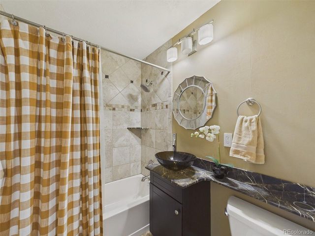 6472 Utica St, Arvada, CO 80003