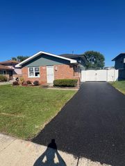 14525 Oakley Street, Dixmoor, IL 60426