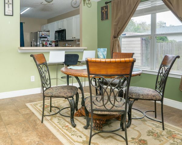 1990 Pentagon Street, Gulf Breeze, FL 32563