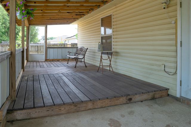 1990 Pentagon Street, Gulf Breeze, FL 32563