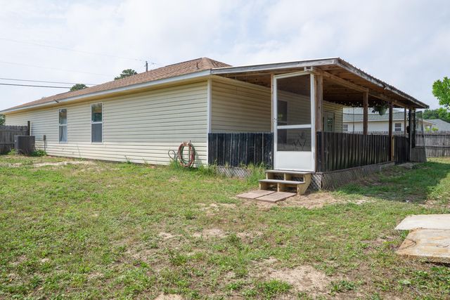 1990 Pentagon Street, Gulf Breeze, FL 32563