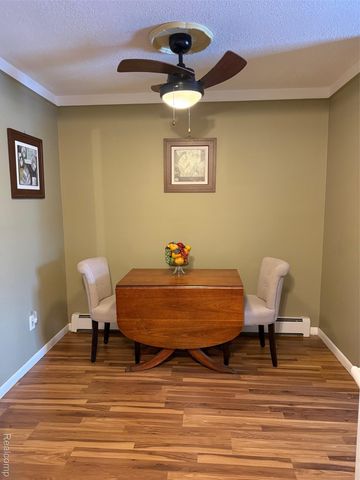 25348 Franklin Terrace, South Lyon, MI 48178