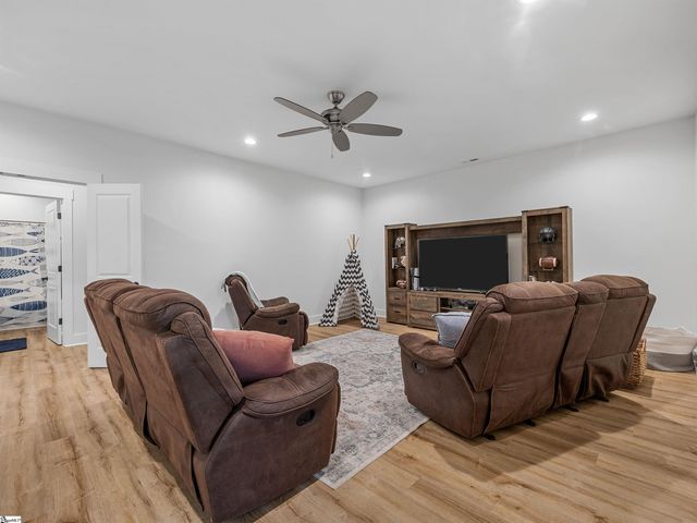 128 Orchard Drive, Moore, SC 29369