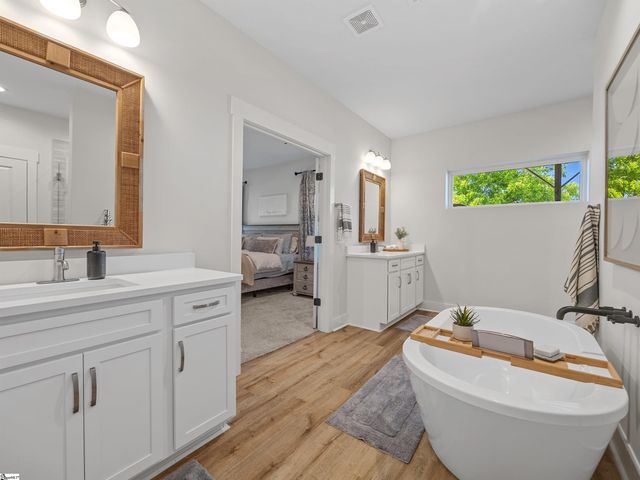 128 Orchard Drive, Moore, SC 29369